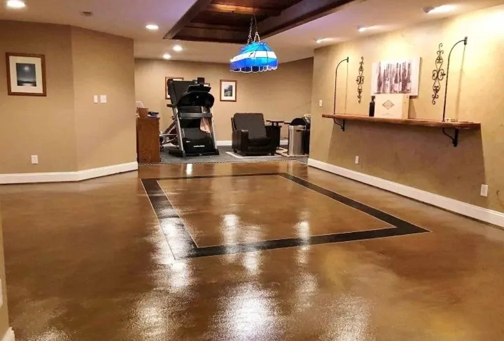 Polished concrete interior floor with decorative border